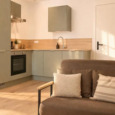 Immeuble Privatif 3 Et 1 Non Loin De L'immeuble *