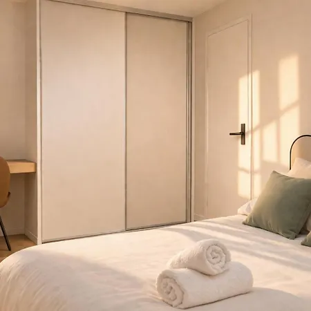 Appartement Immeuble Privatif 3 Et 1 Non Loin De L'immeuble Le Portel