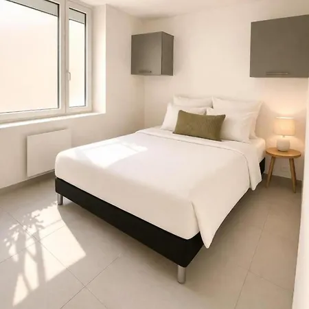 Immeuble Privatif 3 Et 1 Non Loin De L'immeuble *