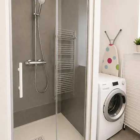 Immeuble Privatif 3 Et 1 Non Loin De L'immeuble ル・ポルテル