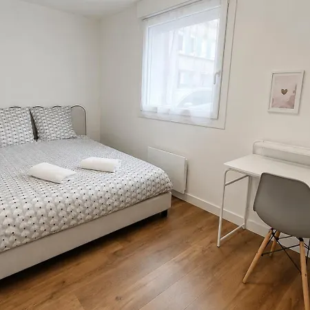 Immeuble Privatif 3 Et 1 Non Loin De L'immeuble ル・ポルテル