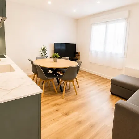 Immeuble Privatif 3 Et 1 Non Loin De L'immeuble アパート