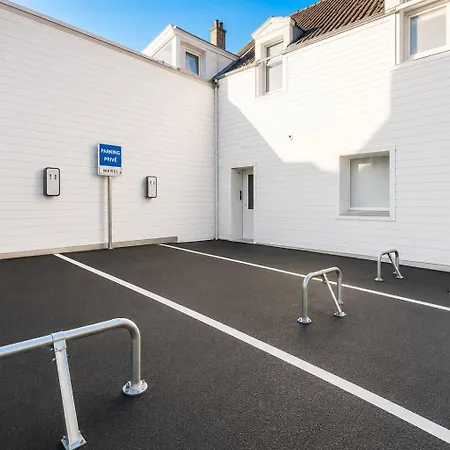 Immeuble Privatif 3 Et 1 Non Loin De L'immeuble ル・ポルテル