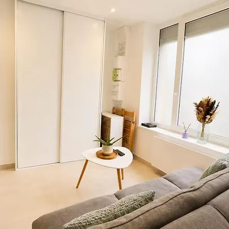 Immeuble Privatif 3 Et 1 Non Loin De L'immeuble *