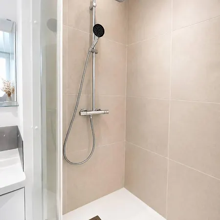 Immeuble Privatif 3 Et 1 Non Loin De L'immeuble